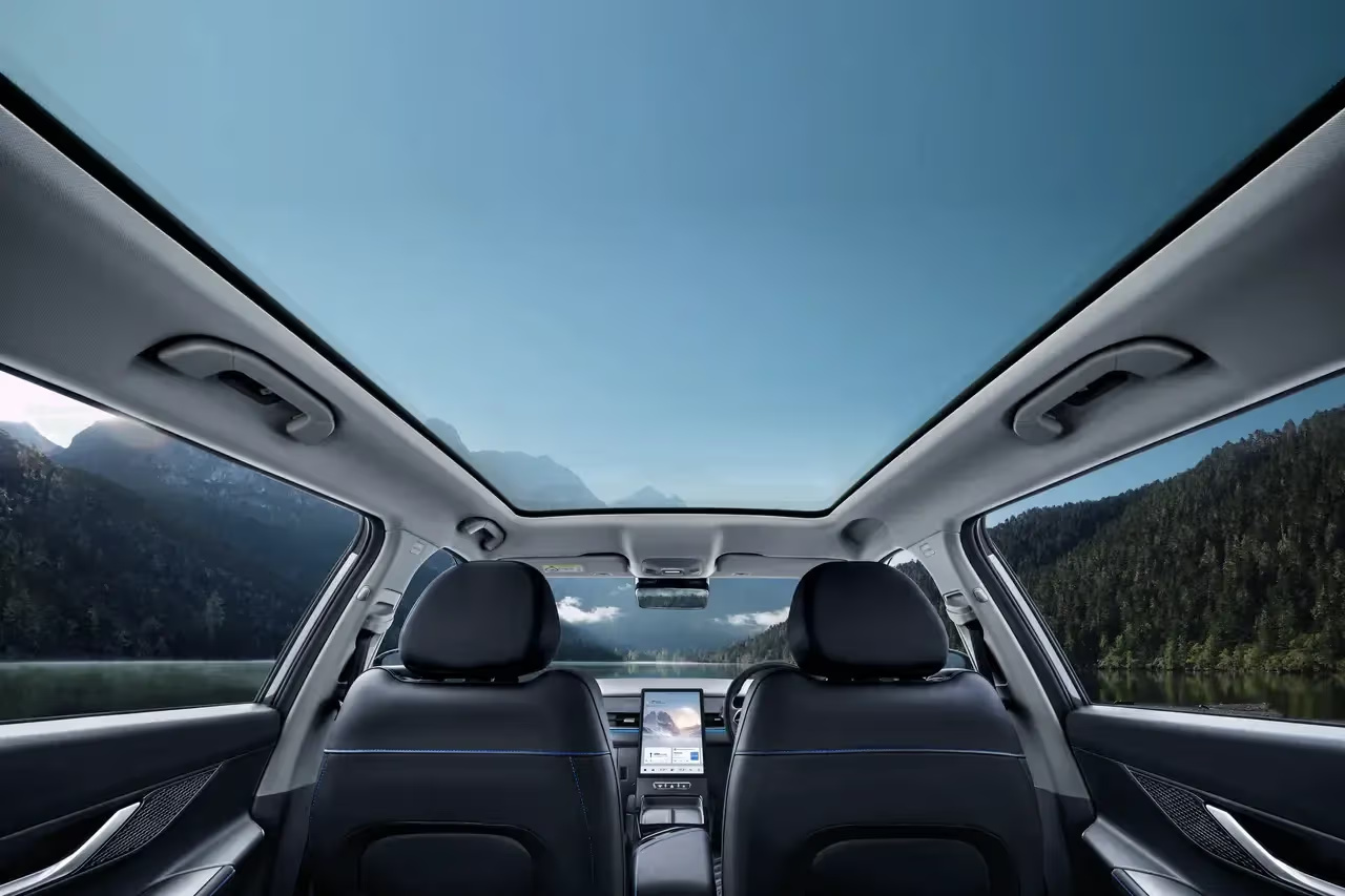 j5-sunroof-cabin
